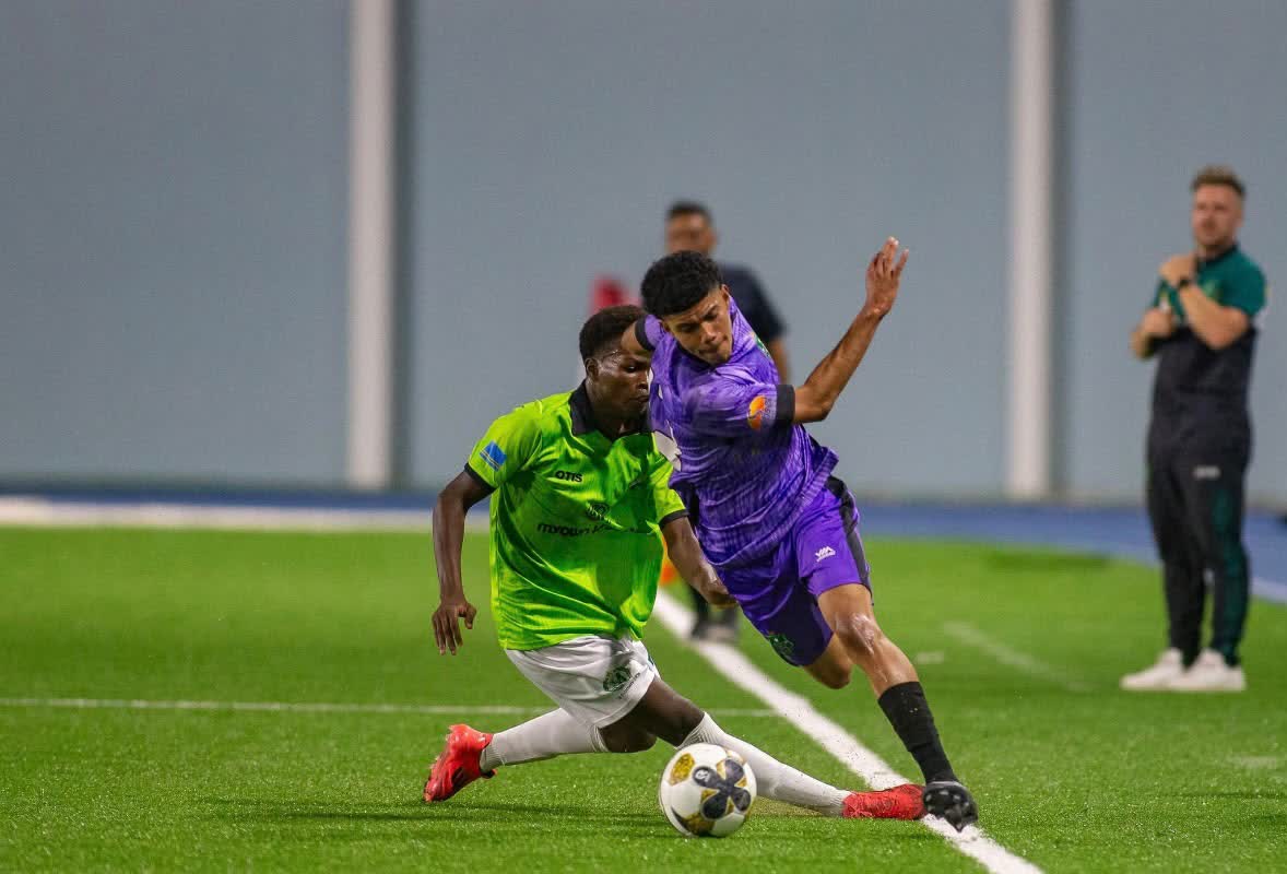 Jaimer Bernabela compitiendo en un partido de fútbol en Aruba